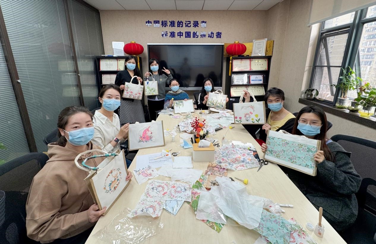 指尖绽浪漫 方寸绘韶华