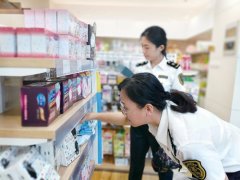 工作人员开展目录外进口商品监督抽查