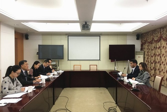 韩建平副司长会见巴拿马外交部条法司副司长娜迪亚女士