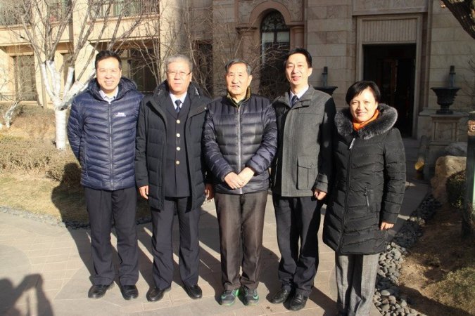 山西检验检疫局全体领导春节前走访慰问老干部